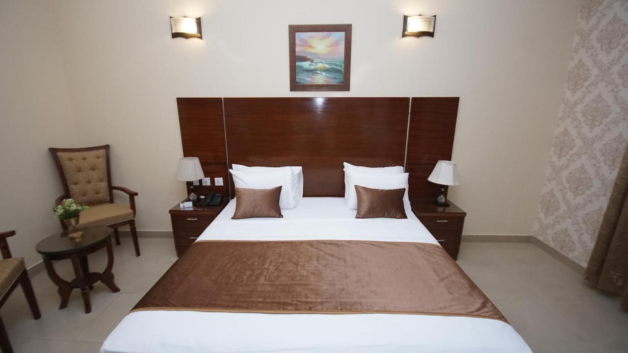 World Inn Hotel Karachi Extérieur photo