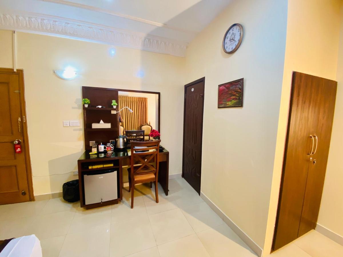 World Inn Hotel Karachi Extérieur photo